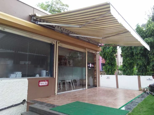 retractable awnings